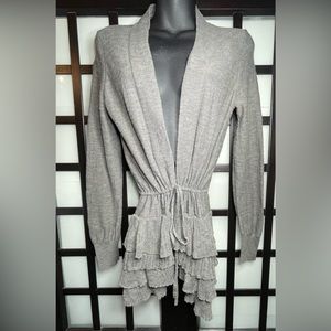 Gray ruffle bottom - ft tie Sweater | Small